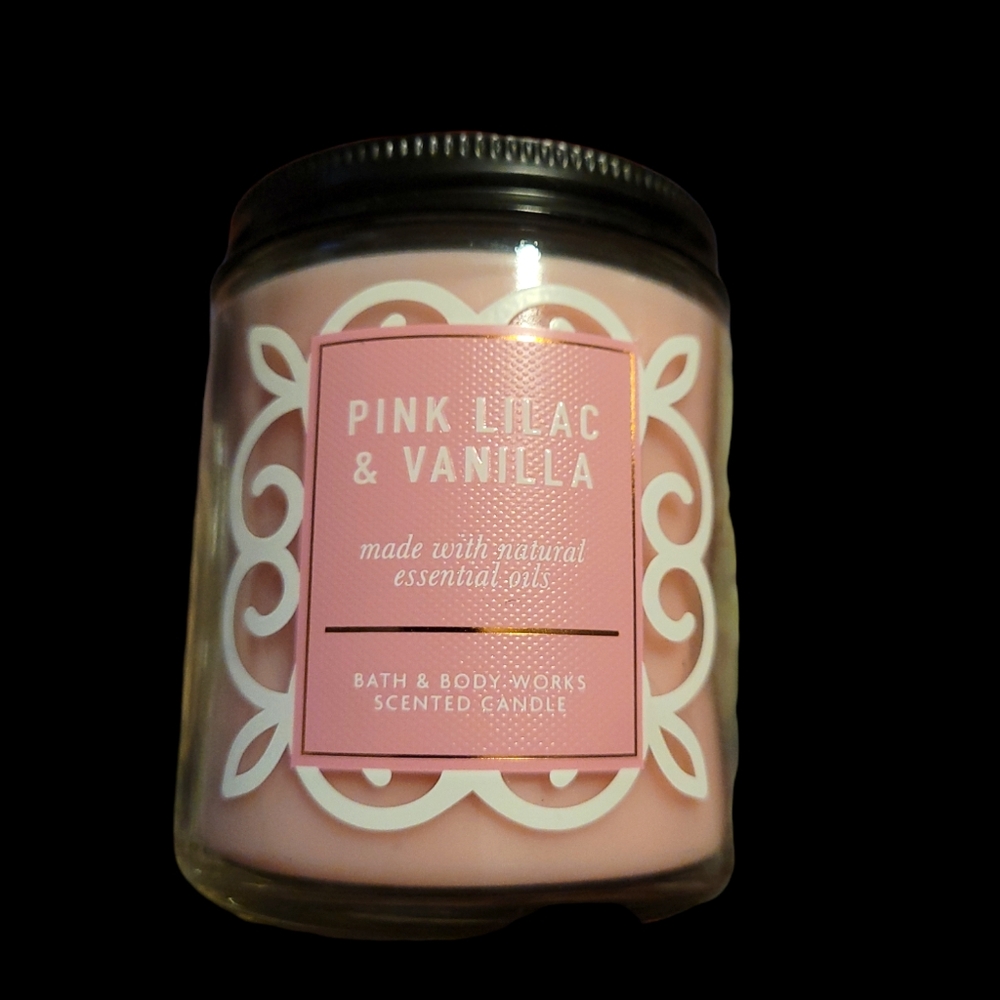 Bath & Body Works pink lilac vanilla candle